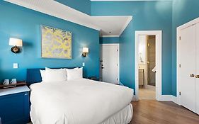 Independence Square 205, Stylish Hotel Room With Ac, Great Location In Aspen